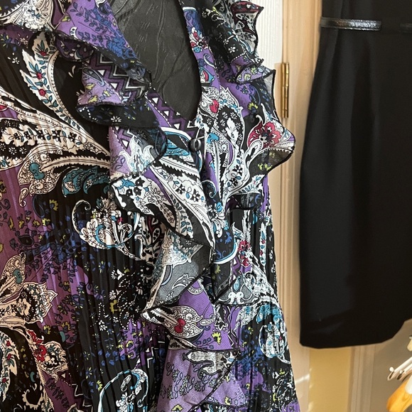 Dress Barn Women's Paisley Blouse in Purple and Black - Picture 2 of 7